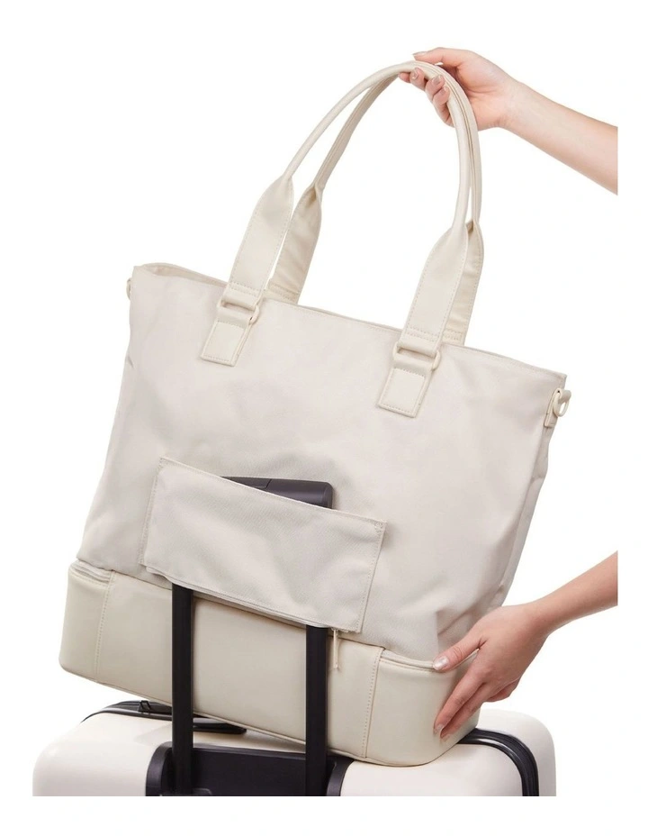 The Weekender in Ivory image 7