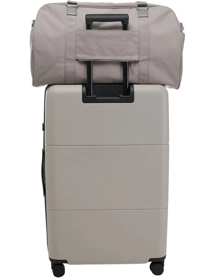 The Duffle in Pebble image 4