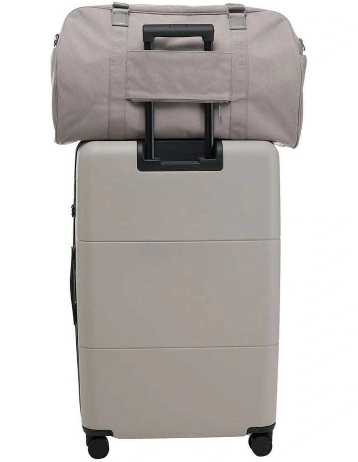 The Duffle in Pebble image 4