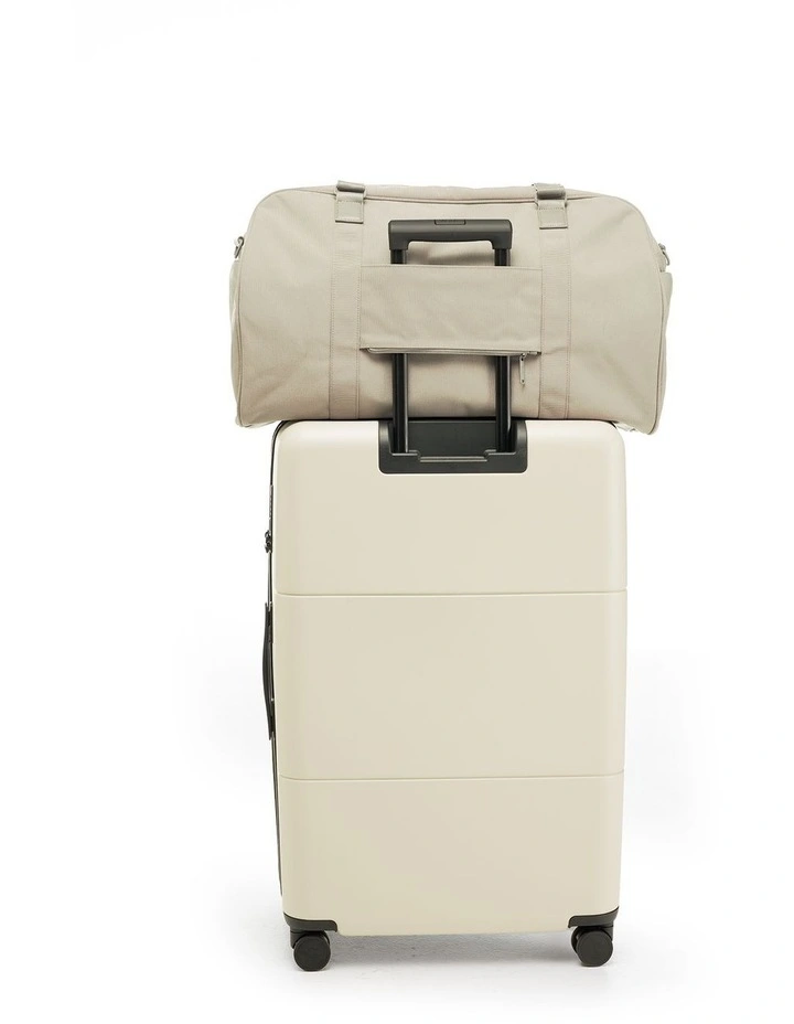 The Duffle in Ivory image 4