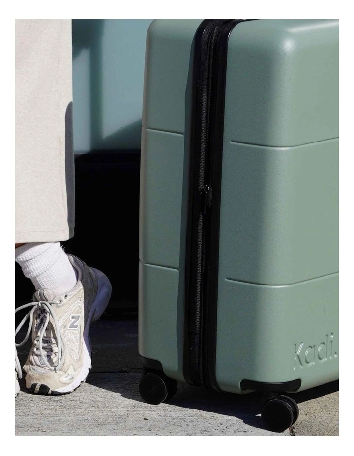 Hardside Suitcase 3-in-1 Bundle in Olive image 2