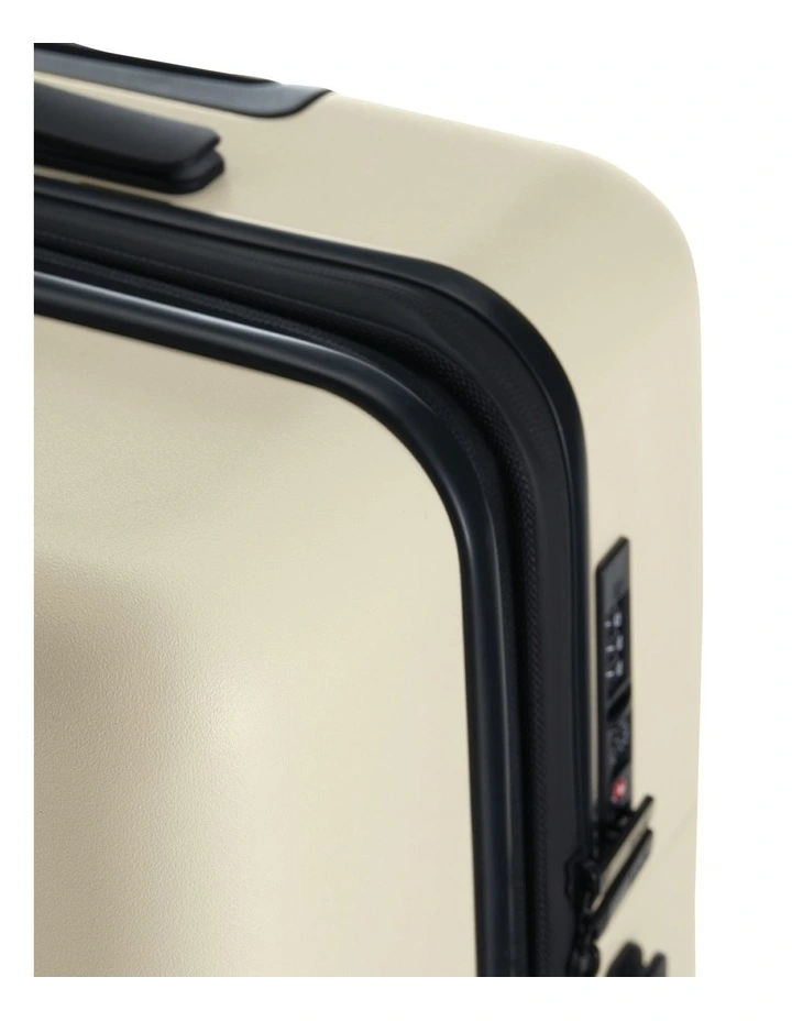 Hardside Suitcase 3-in-1 Bundle in Ivory image 7