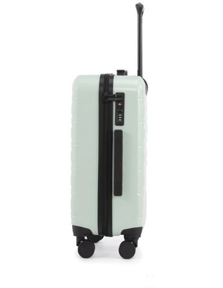 Hue Hardside Suitcase MM1120-S-C 57cm in Green image 4