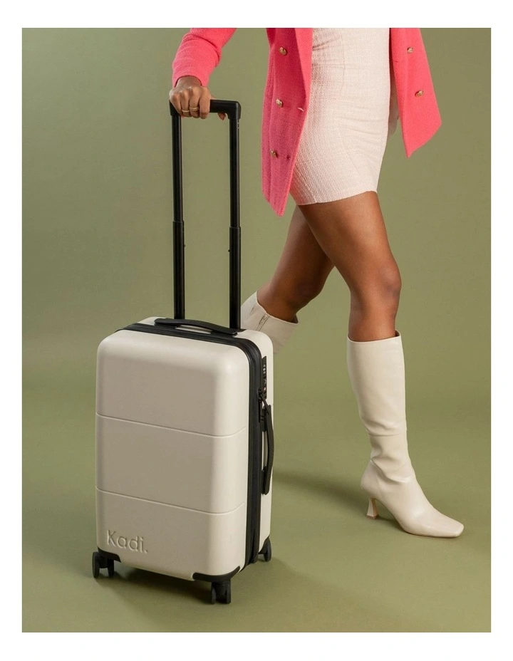 Carry-on Leisure Suitcase 55.5cm in Ivory image 2