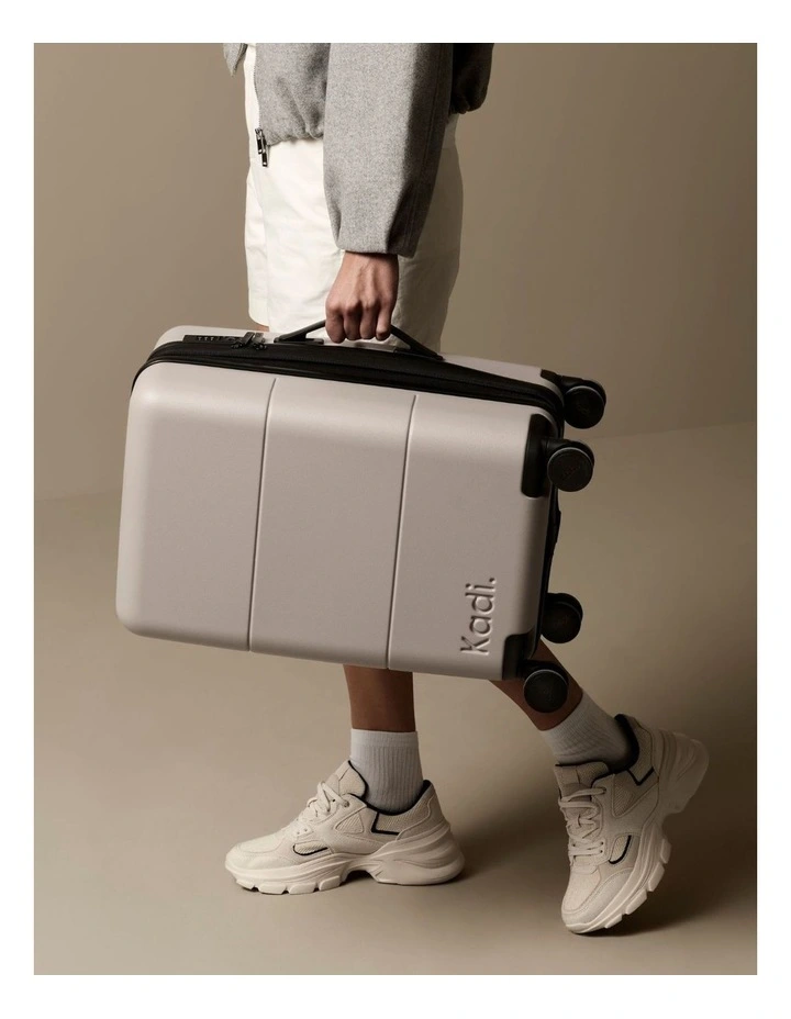 Carry-on Leisure Suitcase 55.5cm in Pebble image 2