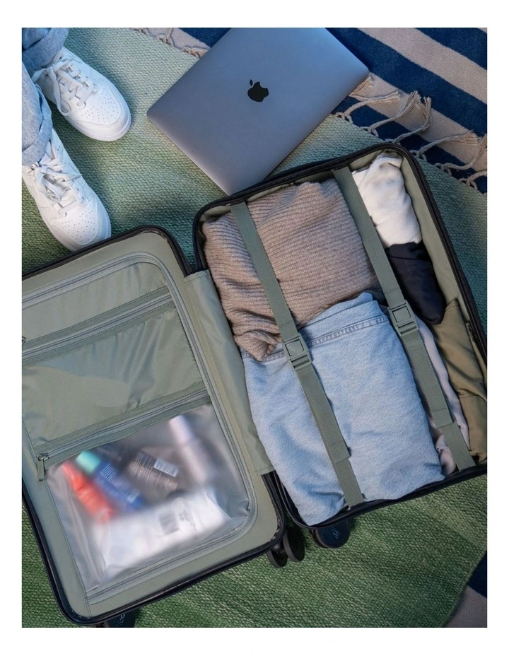 Carry-on Leisure Suitcase 55.5cm in Olive image 3