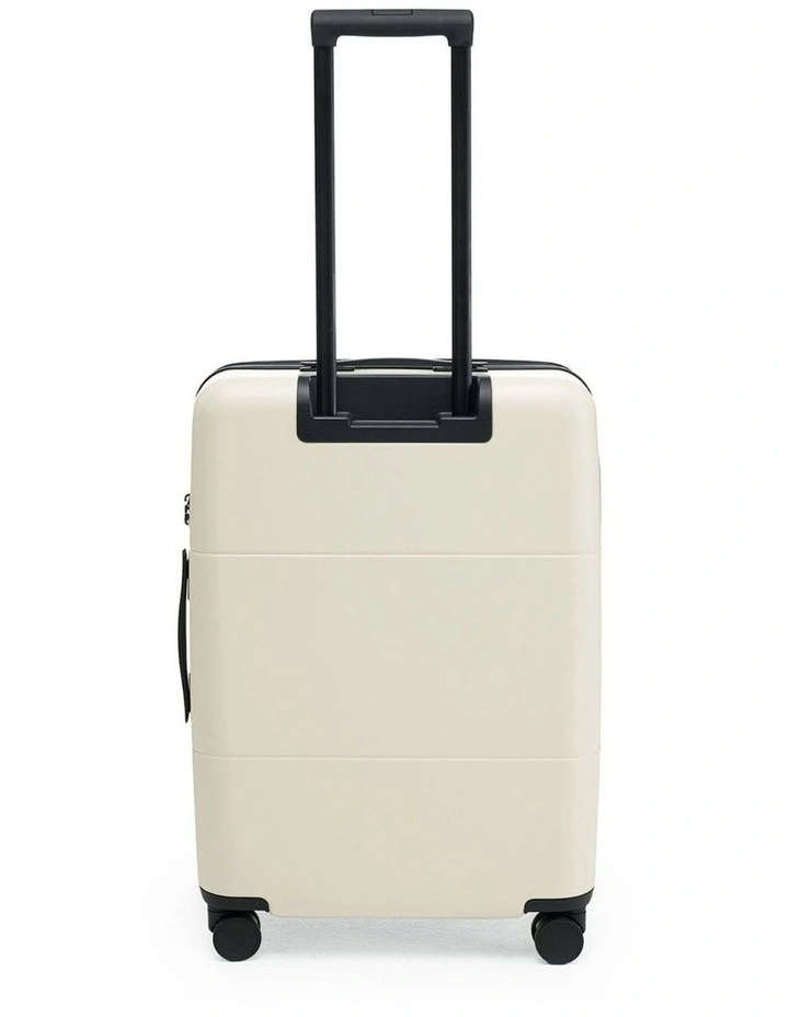 Medium Check-in Suitcase 66.5cm in Ivory image 3
