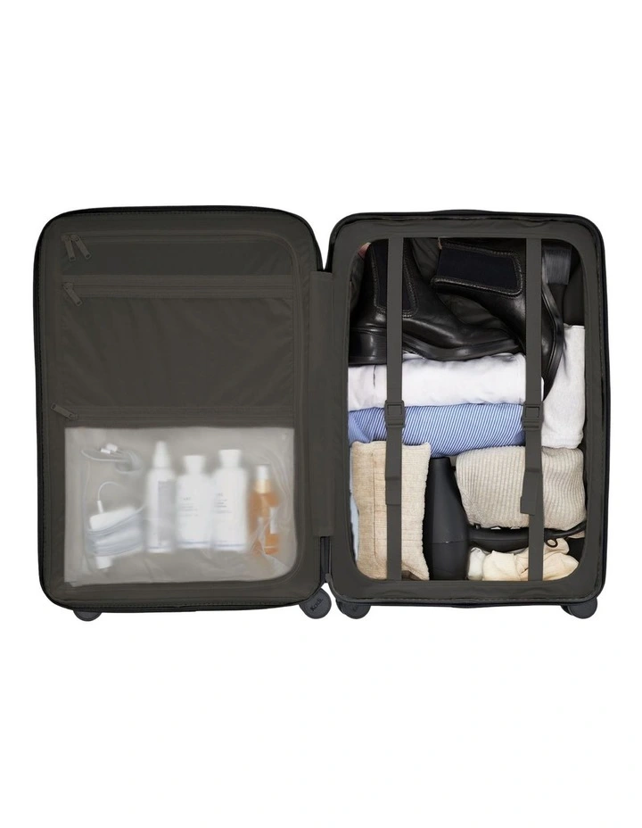 Medium Check-in Suitcase 66.5cm in Charcoal image 6