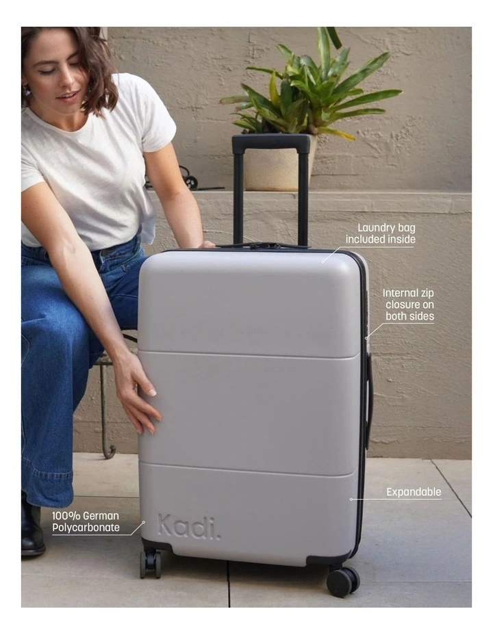Medium Check-in Suitcase 66.5cm in Pebble image 2