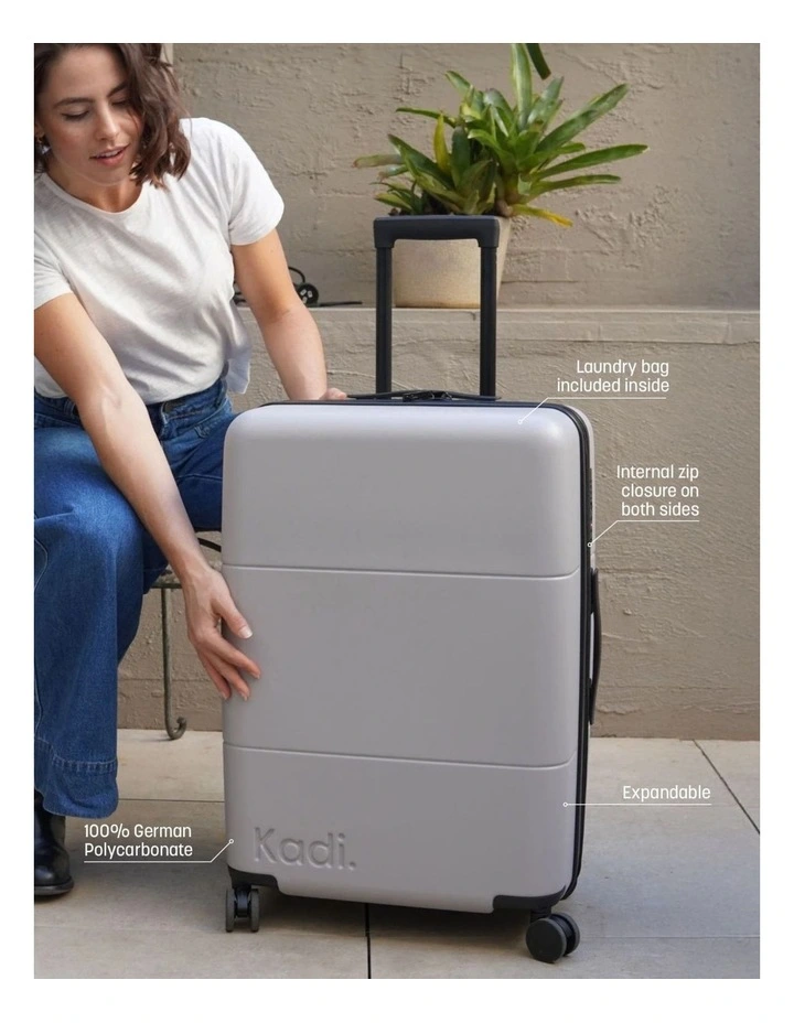Medium Check-in Suitcase 66.5cm in Pebble image 3