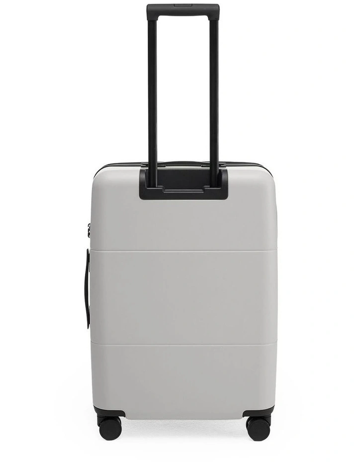 Medium Check-in Suitcase 66.5cm in Pebble image 3