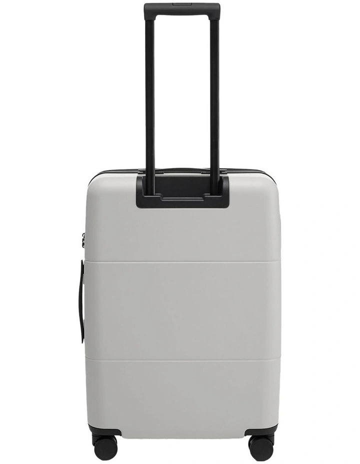 Medium Check-in Suitcase 66.5cm in Pebble image 4