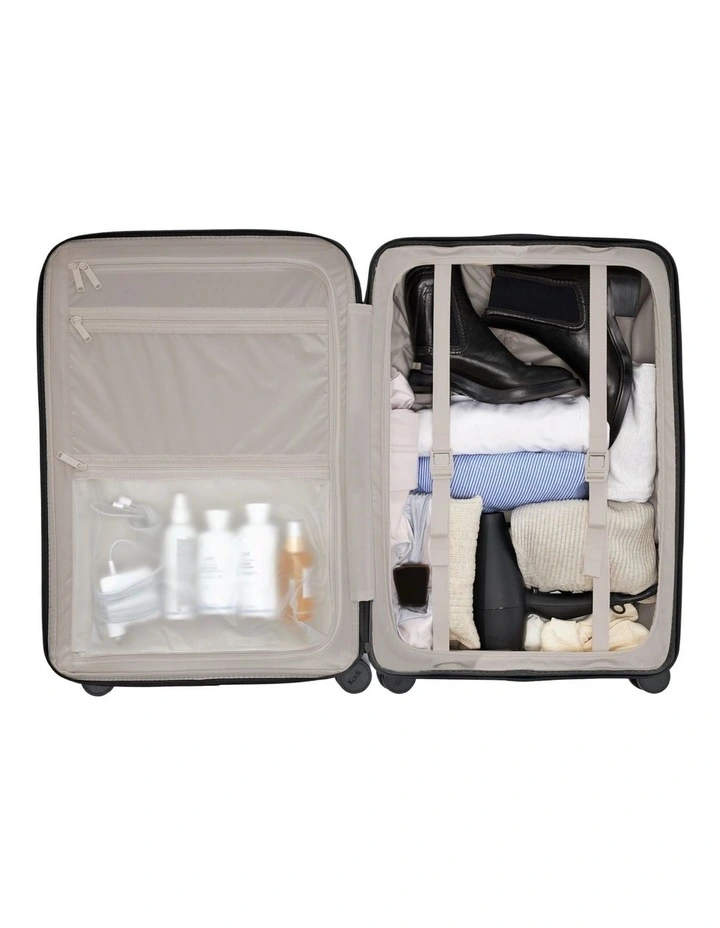 Medium Check-in Suitcase 66.5cm in Pebble image 6