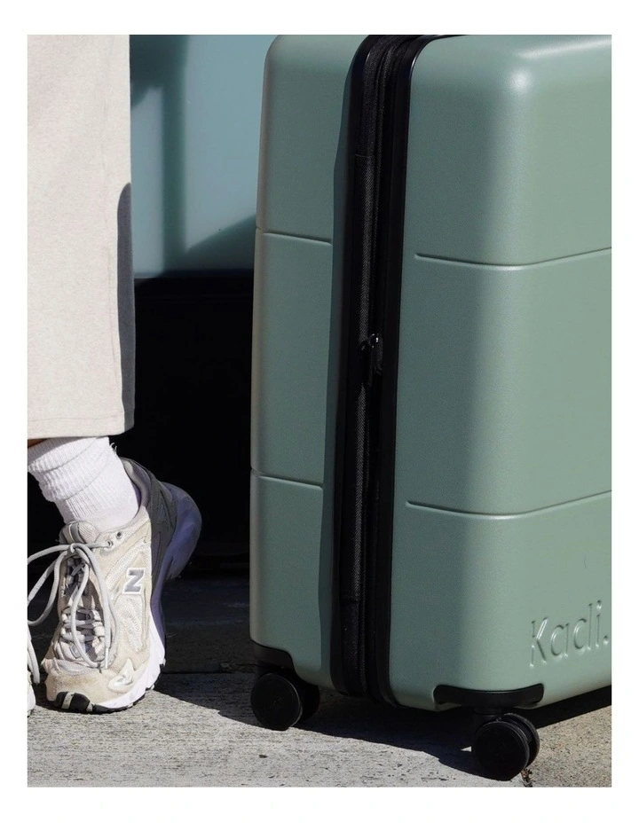 Large Check-in Suitcase 78.5cm in Olive image 2