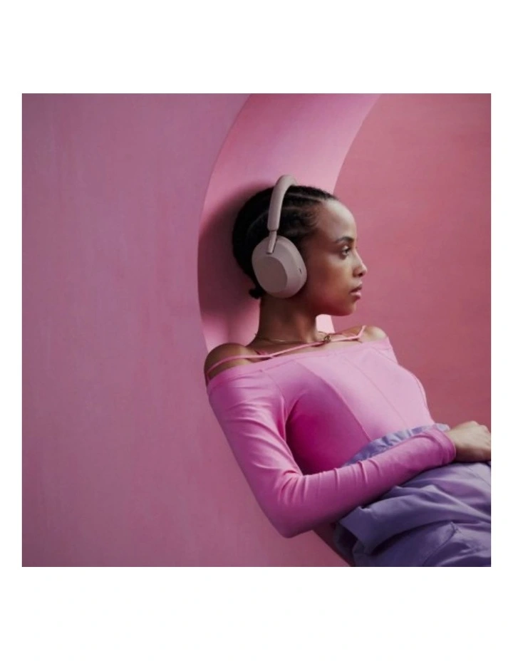 WH-1000XM5 Premium Noise Cancelling Wireless Over-Ear Headphones image 5