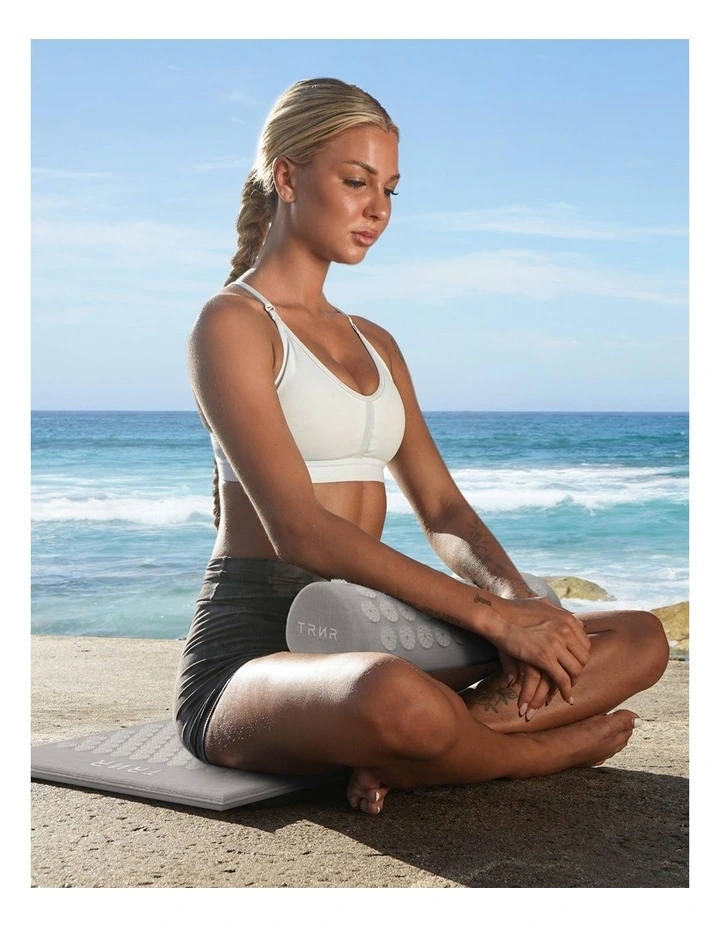 Acupressure Mat And Pillow Set in Grey image 3