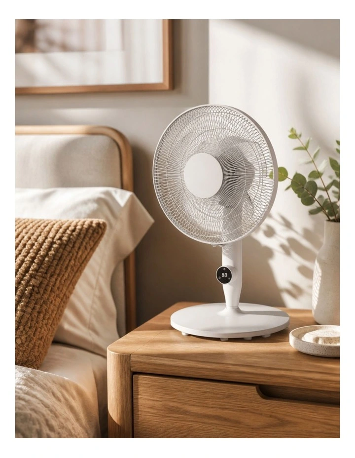 Whisper Quiet Desk Fan GPDF450 in White image 3