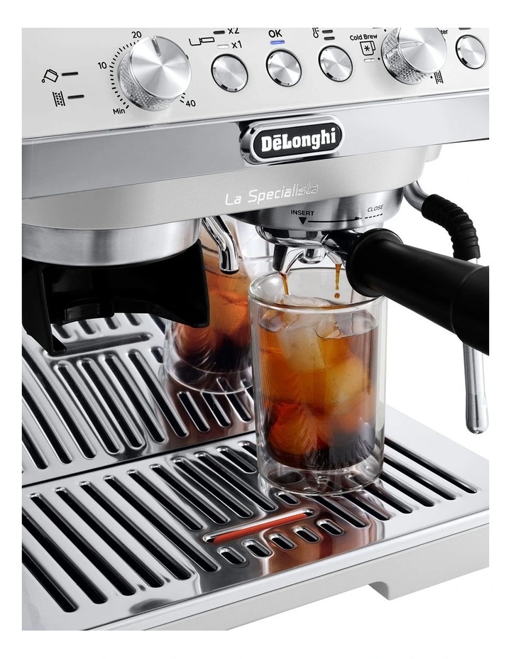 La Specialista Arte Evo with Cold Brew Coffee Machine (EC9255.WI) in White image 3