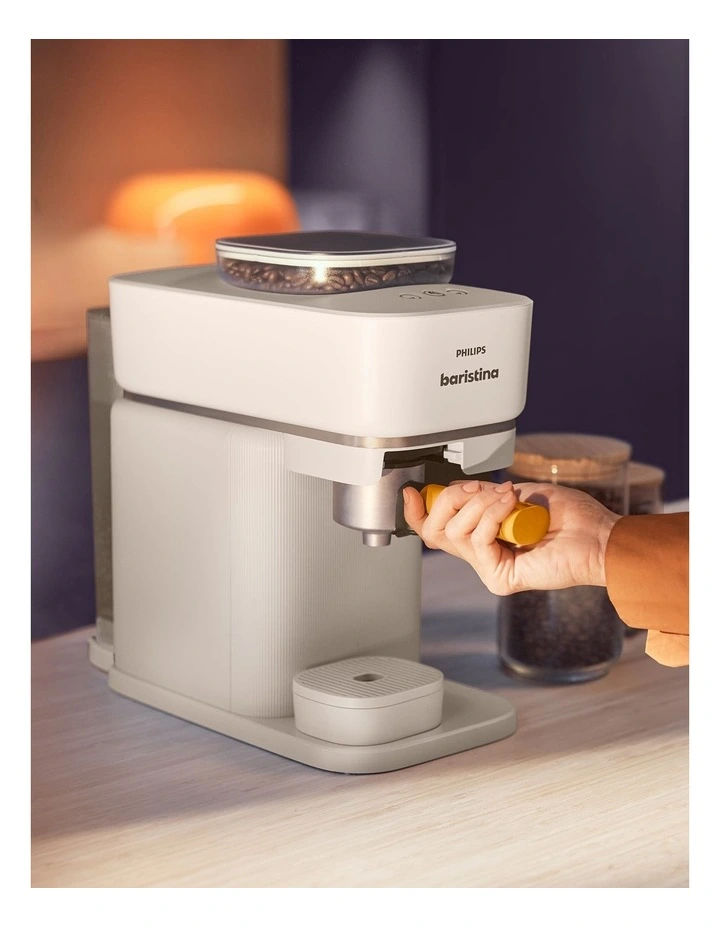 Baristina Espresso Machine BAR300/00 in Cloud White image 5