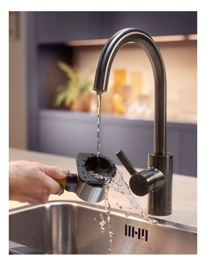 Baristina Espresso Machine BAR300/60 in Silhouette Black image 6