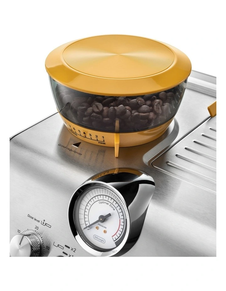 La Specialista Arte Manual Pump Coffee Machine image 4