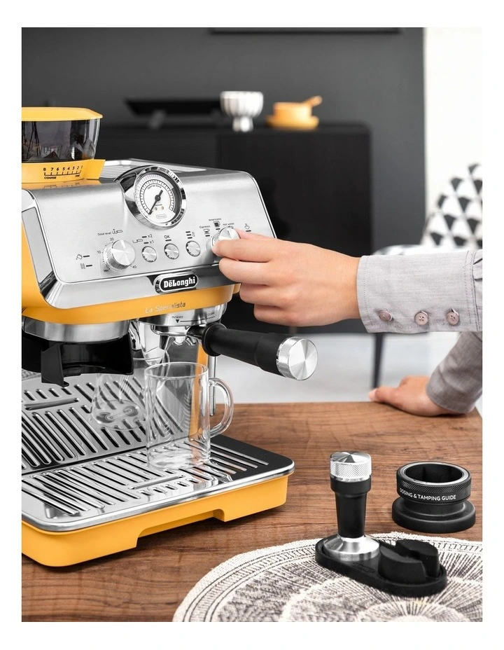 La Specialista Arte Manual Pump Coffee Machine image 5