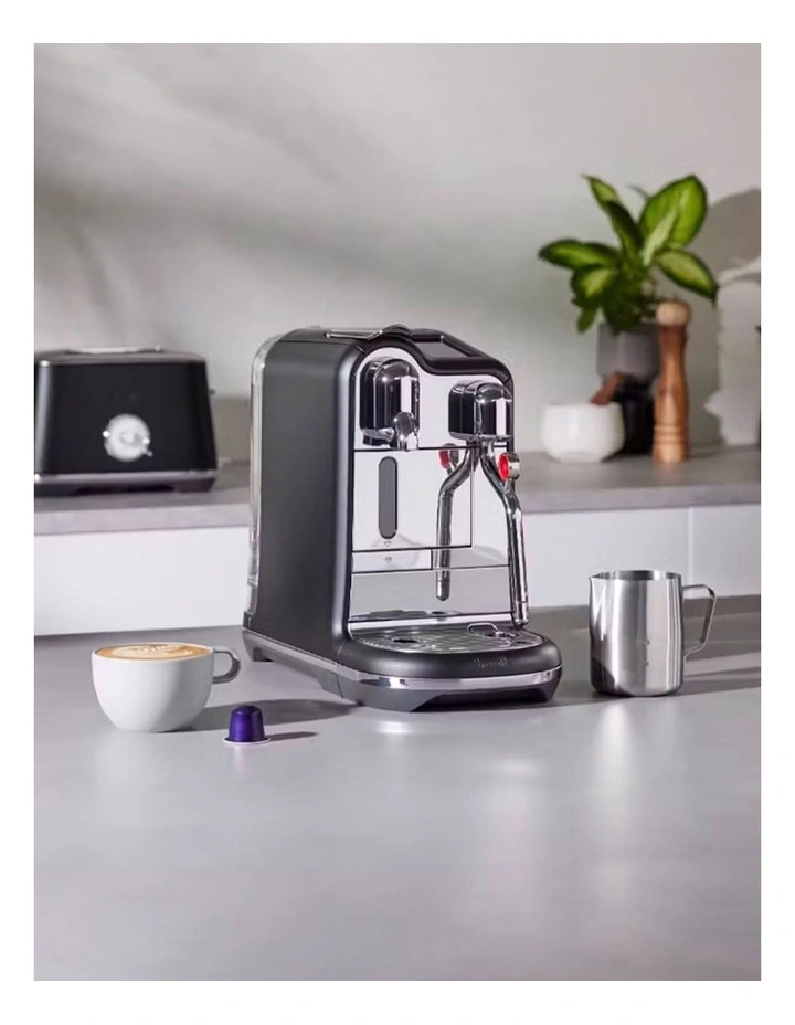 Creatista Pro BNE900BTR2JAN1 Coffee Machine in Black Truffle image 2
