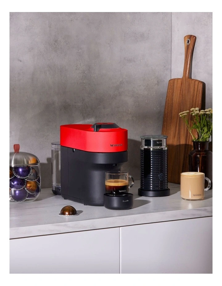 Vertuo Pop Bundle in Spicy Red BNV150RED4JAN1 image 2