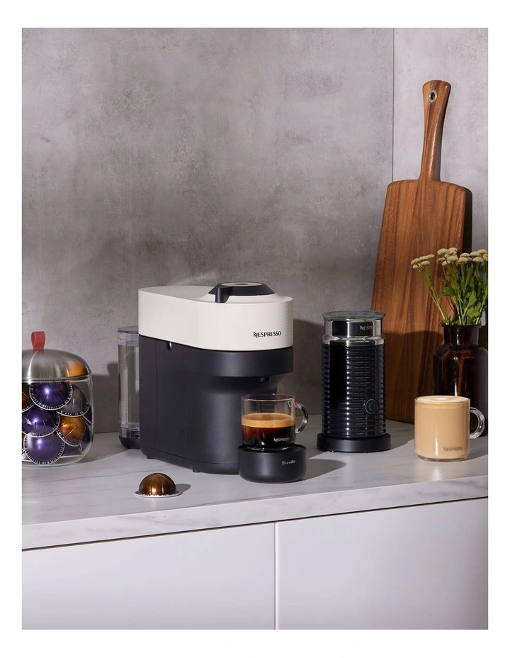 Vertuo Pop Bundle in Coconut White BNV150WHT4JAN1 image 2