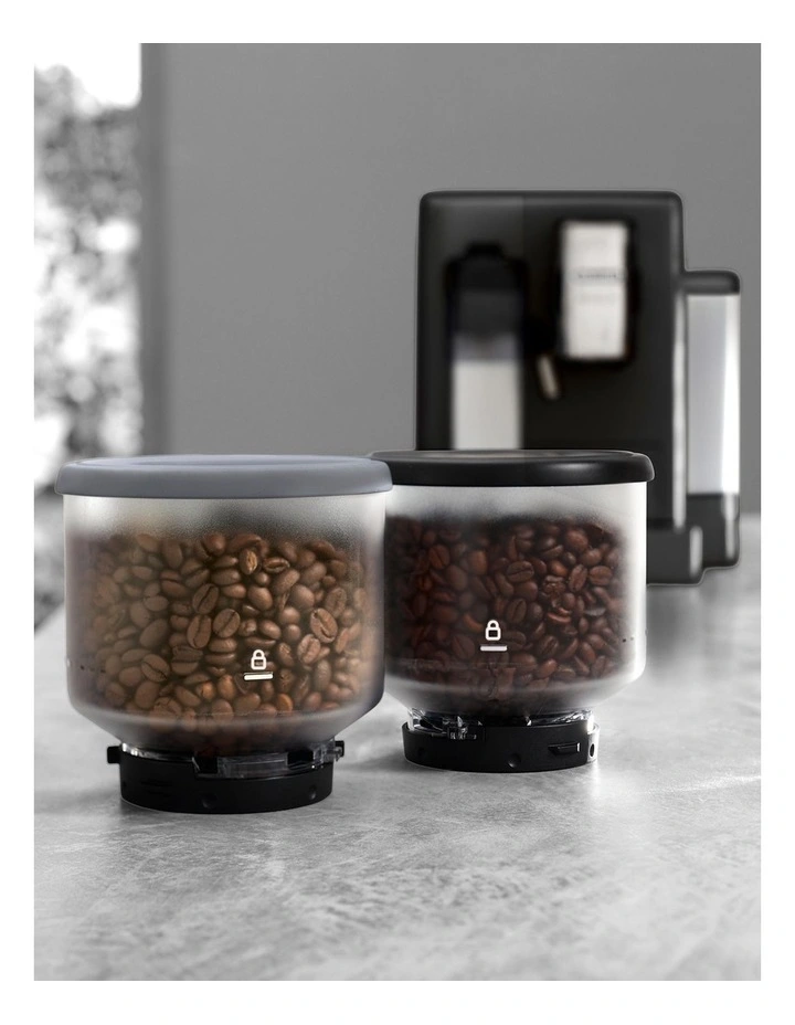 Rivelia With Cool Carafe Fully Automatic Coffee Machine in Onyx Black EXAM44057B image 5
