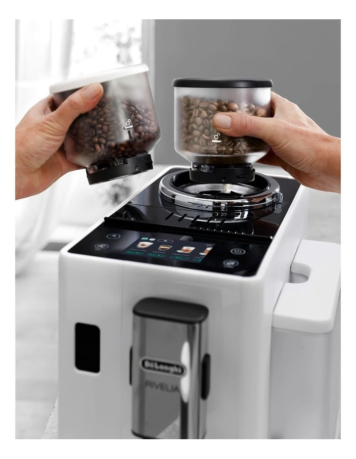 Rivelia With Cool Carafe Fully Automatic Coffee Machine in Arctic White EXAM44057W image 4