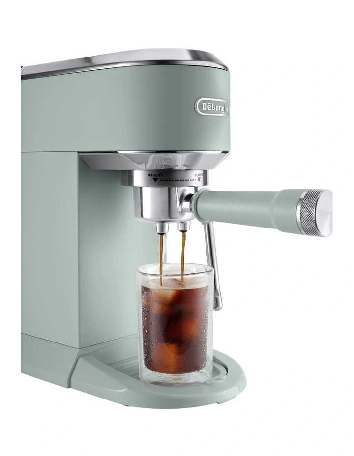 Dedica Duo With Cold Brew Manual Coffee Machine EC890GR in Green image 5
