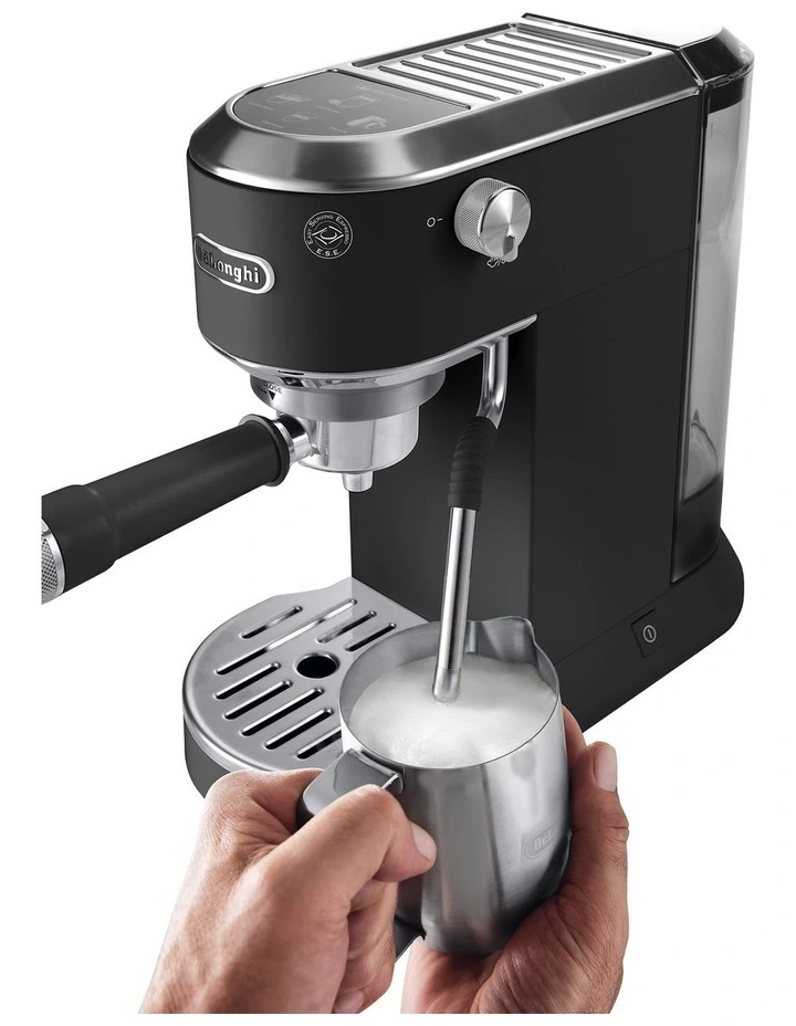 Dedica Duo With Cold Brew Manual Coffee Machine EC890BK in Black image 5