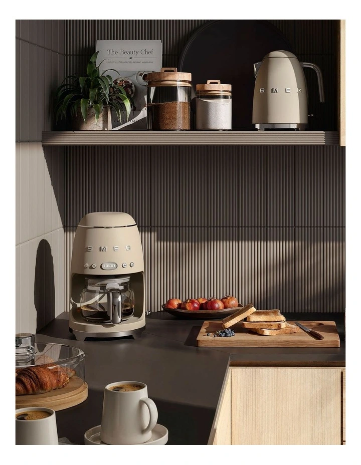 50's Style Drip Coffee Machine DCF02MLMAU in Moonlight Matte image 2