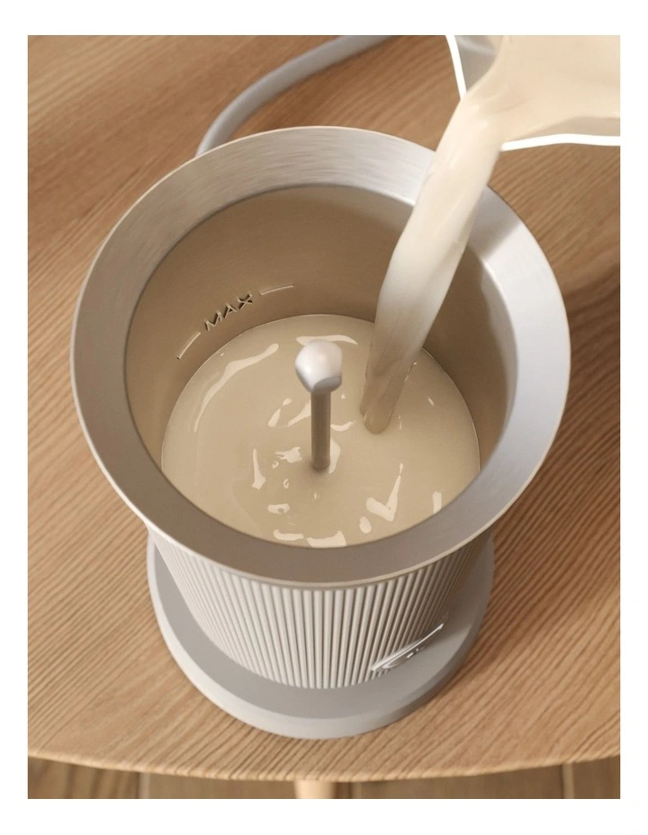 Baristina Milk Frother BAR311/00 in Cloud White image 3