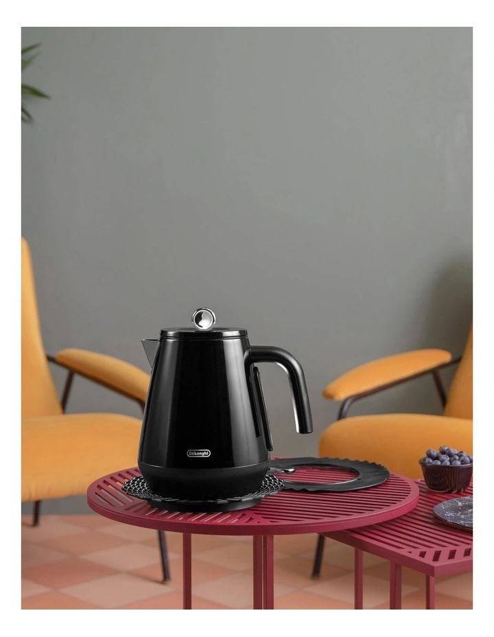 Eclettica 1.7L Kettle in Bold Black image 7
