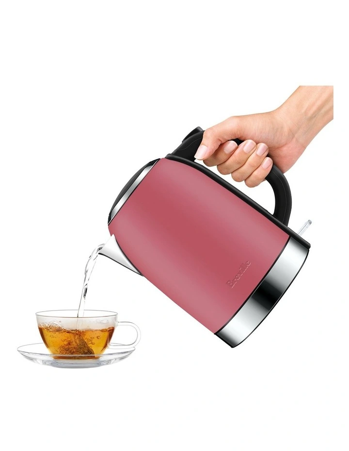 The Breakfast Toaster & Kettle Set in Dark Raspberry LKT640DRB2IAN1 image 2