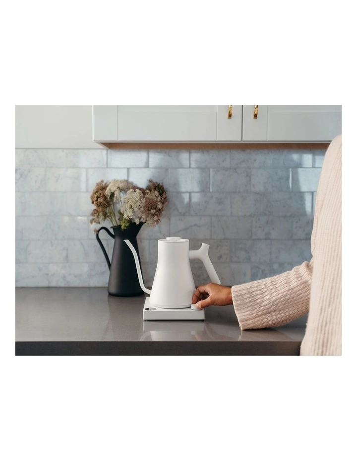 Stagg EKG Pro Electric Kettle in Matte White 51742 image 2