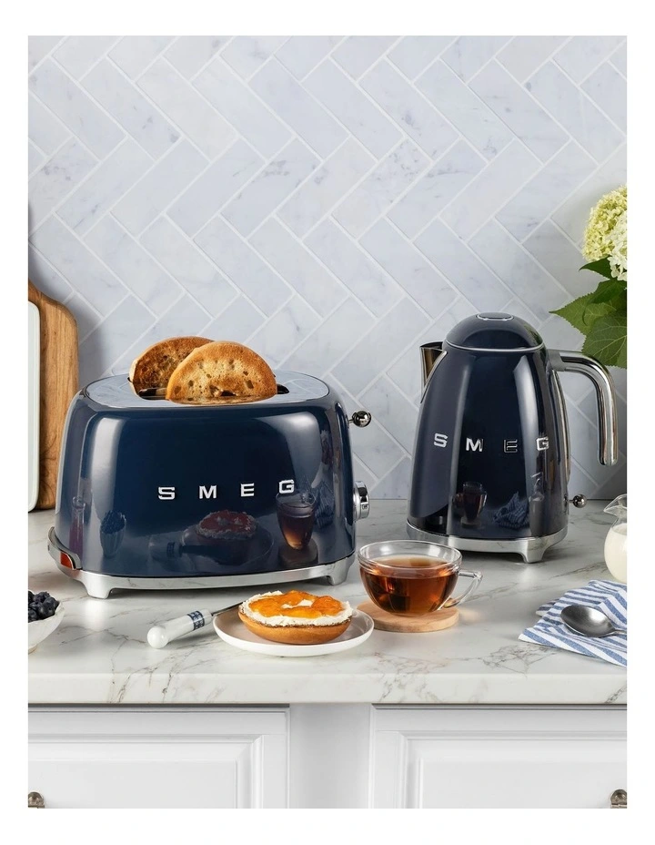 Style TSF01NBAU 50's 2 Slice Toaster in Navy Blue image 2
