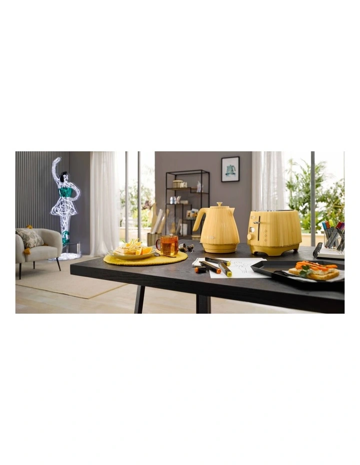 Ballerina 2 Slice Toaster CTD2003.Y in Yellow image 6