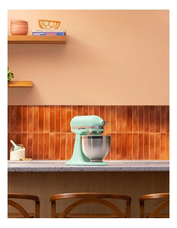 Artisan Tilt-Head Stand Mixer 5KSM195PSASD in Spearmint image 2