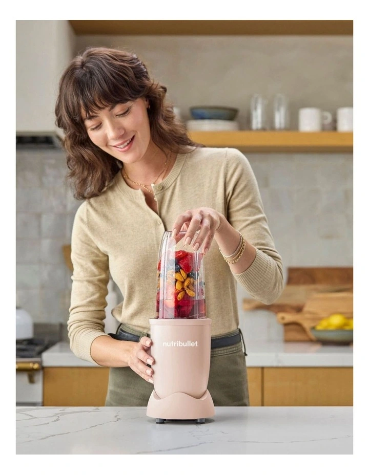 600 Series NBR-0507MB Juicer in Blush image 4