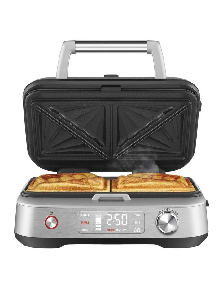 3-in-1 Waffle Jaffle And Grill LGR310BSS2IAN1 in Silver image 3