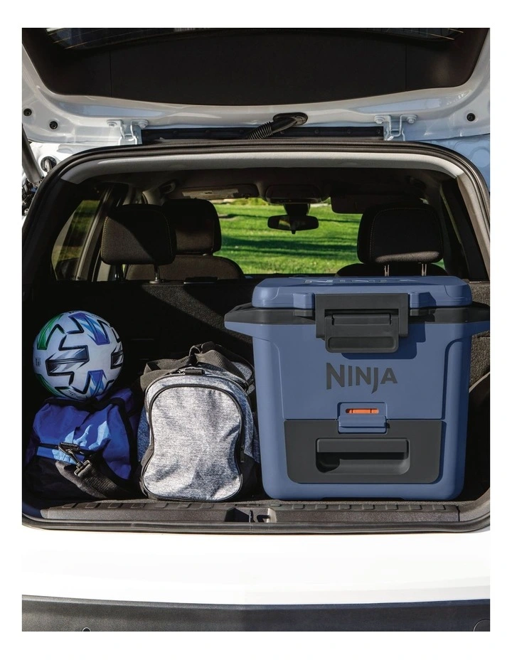 FrostVault™ 28L Hard Cooler with Dry Zone in Lakeshore Blue FB131BLANZ image 5
