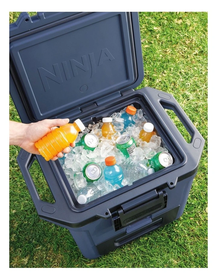 FrostVault™ 28L Hard Cooler with Dry Zone in Lakeshore Blue FB131BLANZ image 6
