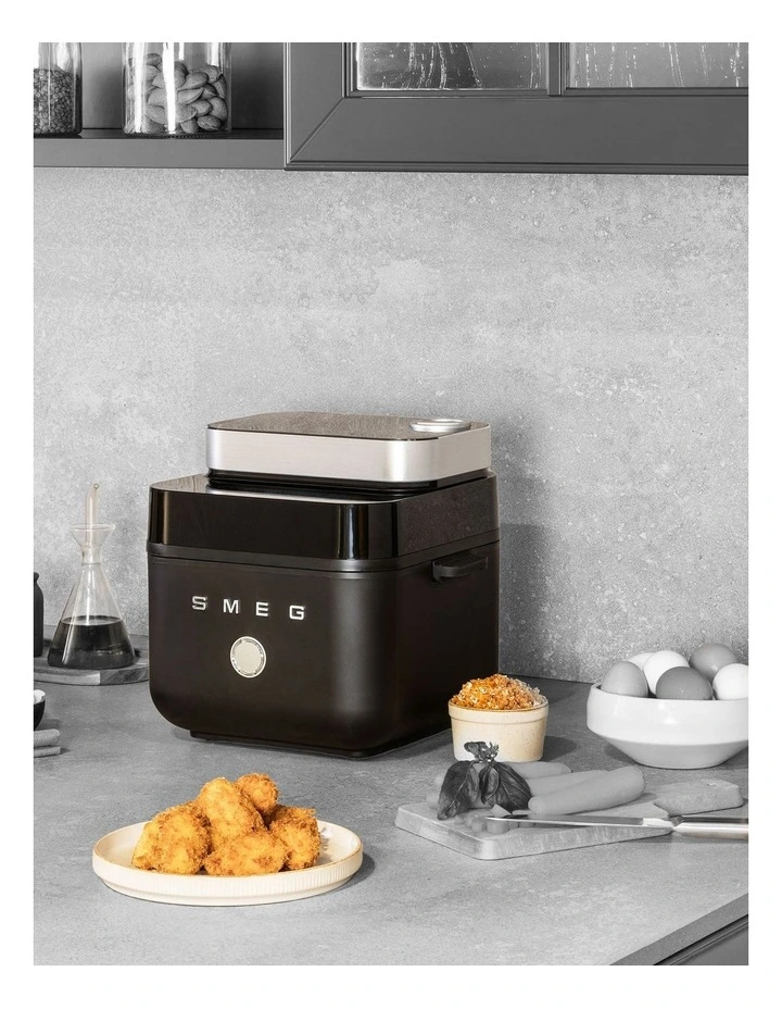 Air Fryer 7.3L in Matte Black AFC01BLMAU image 2