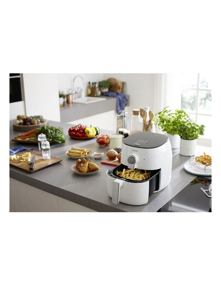 White Premium Airfryer HD9721/21 image 4