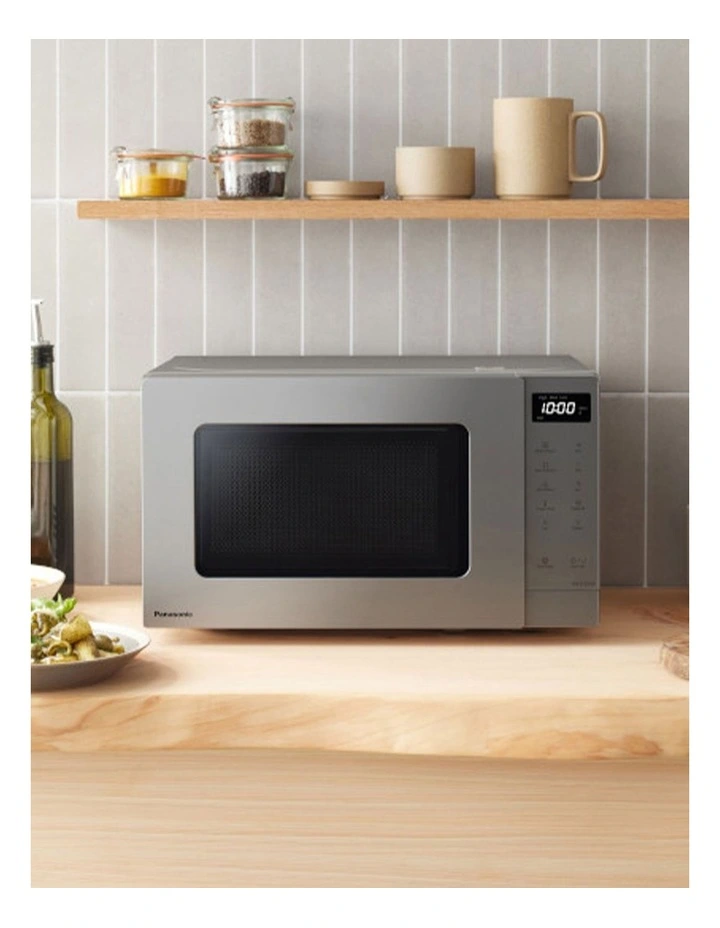 20L Compact Microwave NN-ST23QMQPQ in Silver image 3