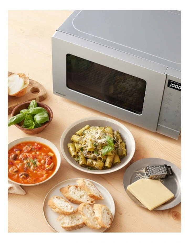 20L Compact Microwave NN-ST23QMQPQ in Silver image 4