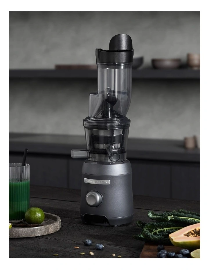 Pure Squeeze Slow Juicer CJX366 in Grey image 3